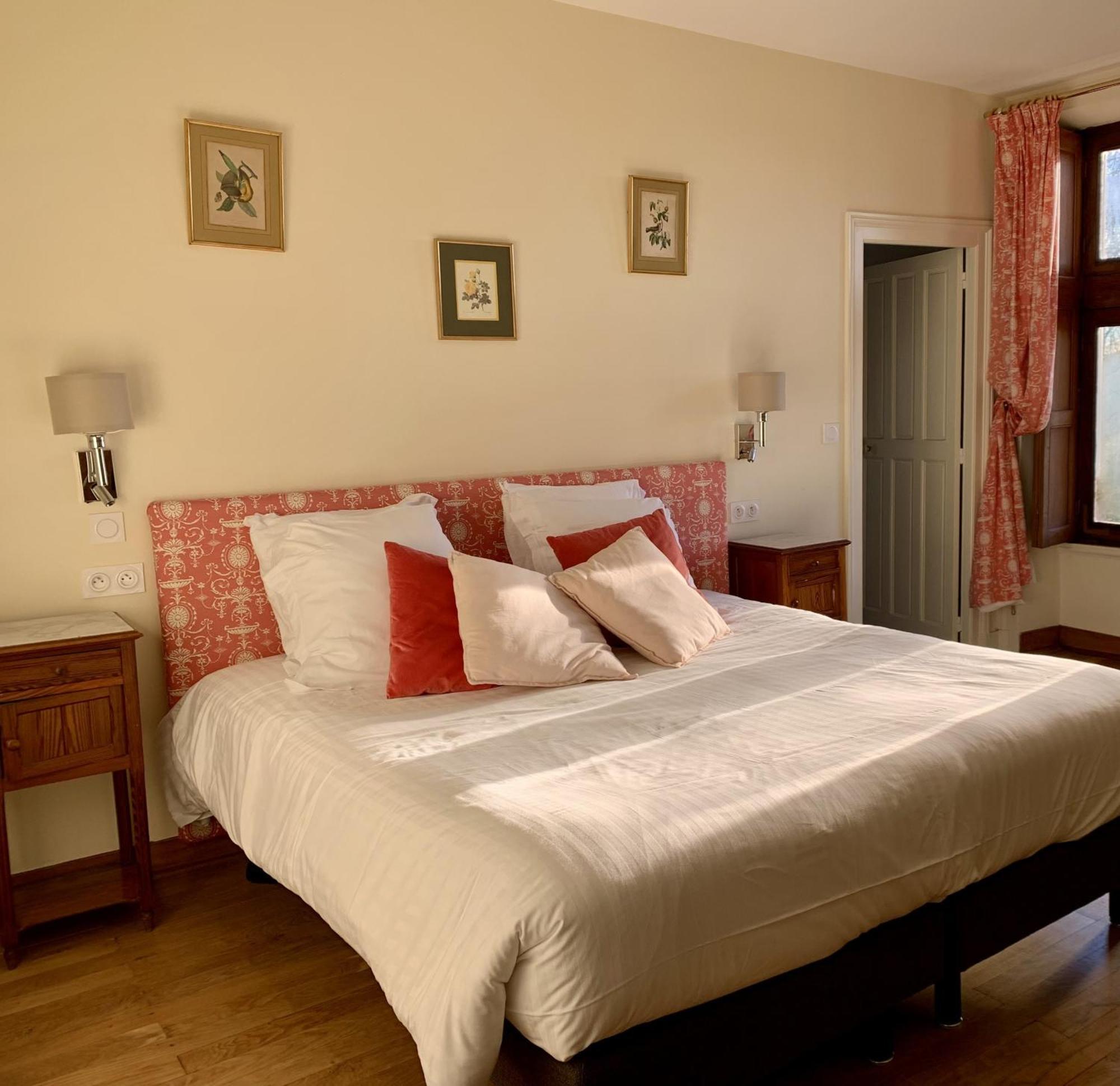 L'Abeaupiniere Bed & Breakfast Reboursin Oda fotoğraf